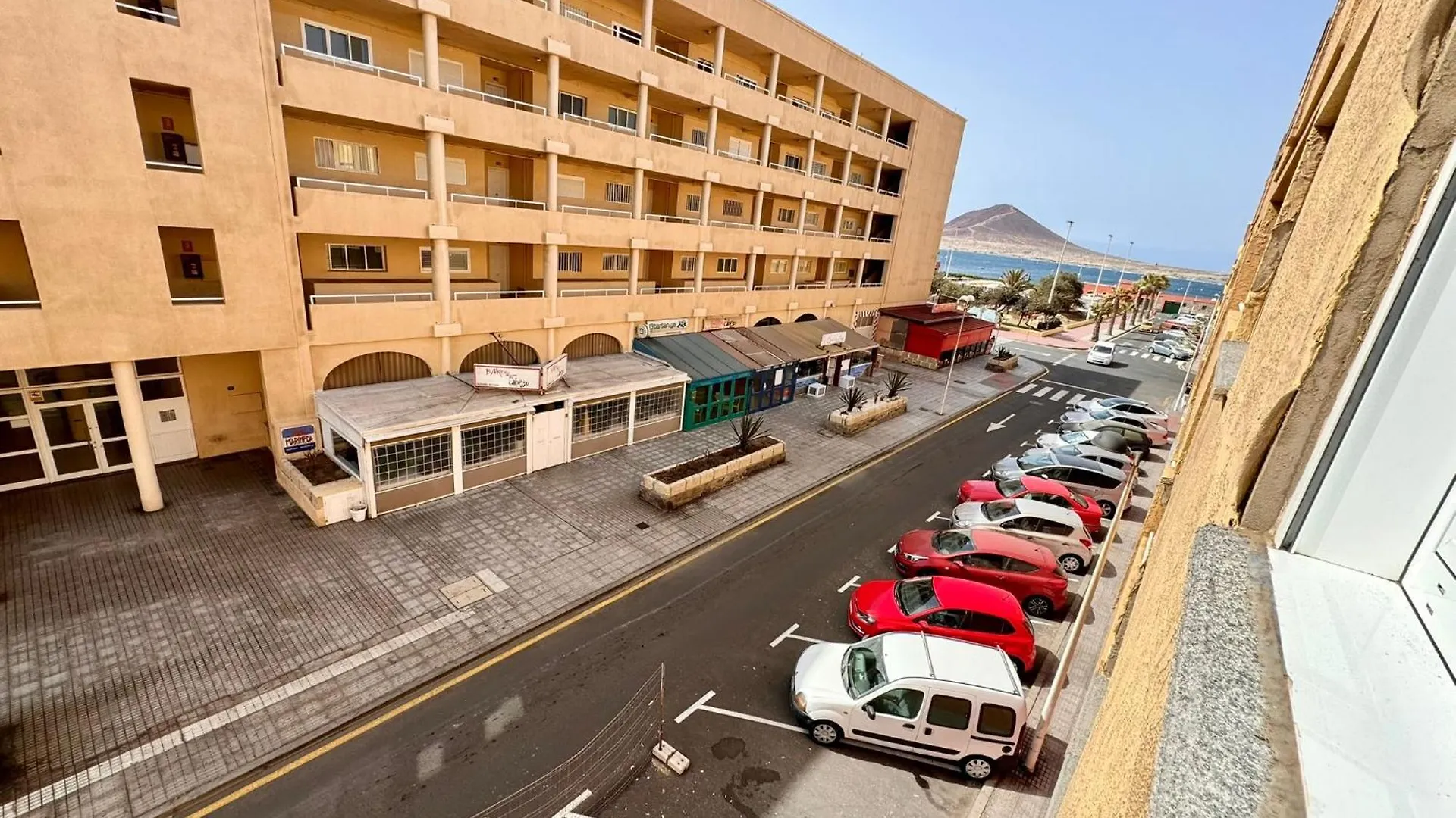 Alquilaencanarias Plaza Roja Beach El Médano Lejlighed