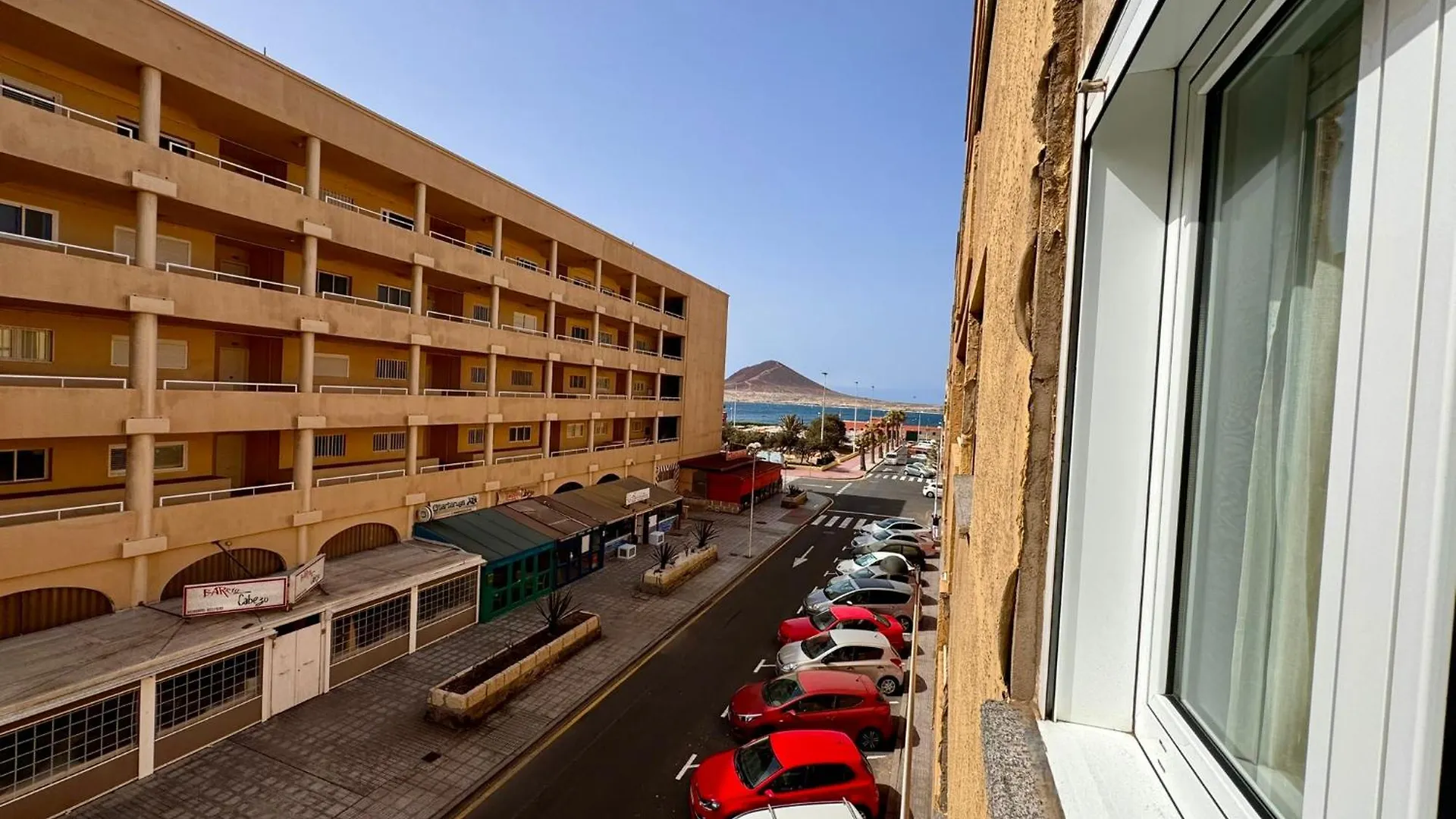 Alquilaencanarias Plaza Roja Beach El Medano  Spain